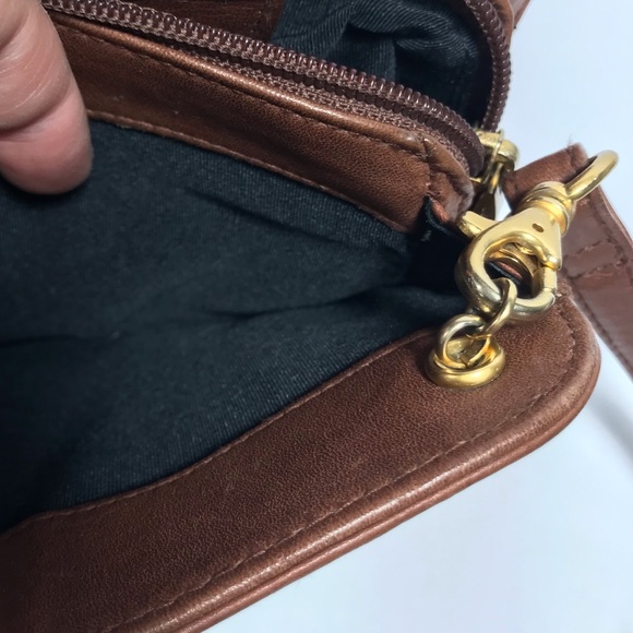 Vintage Liz Claiborne Accessories Tan Leather Crossbody Bag - Picture 7 of 12